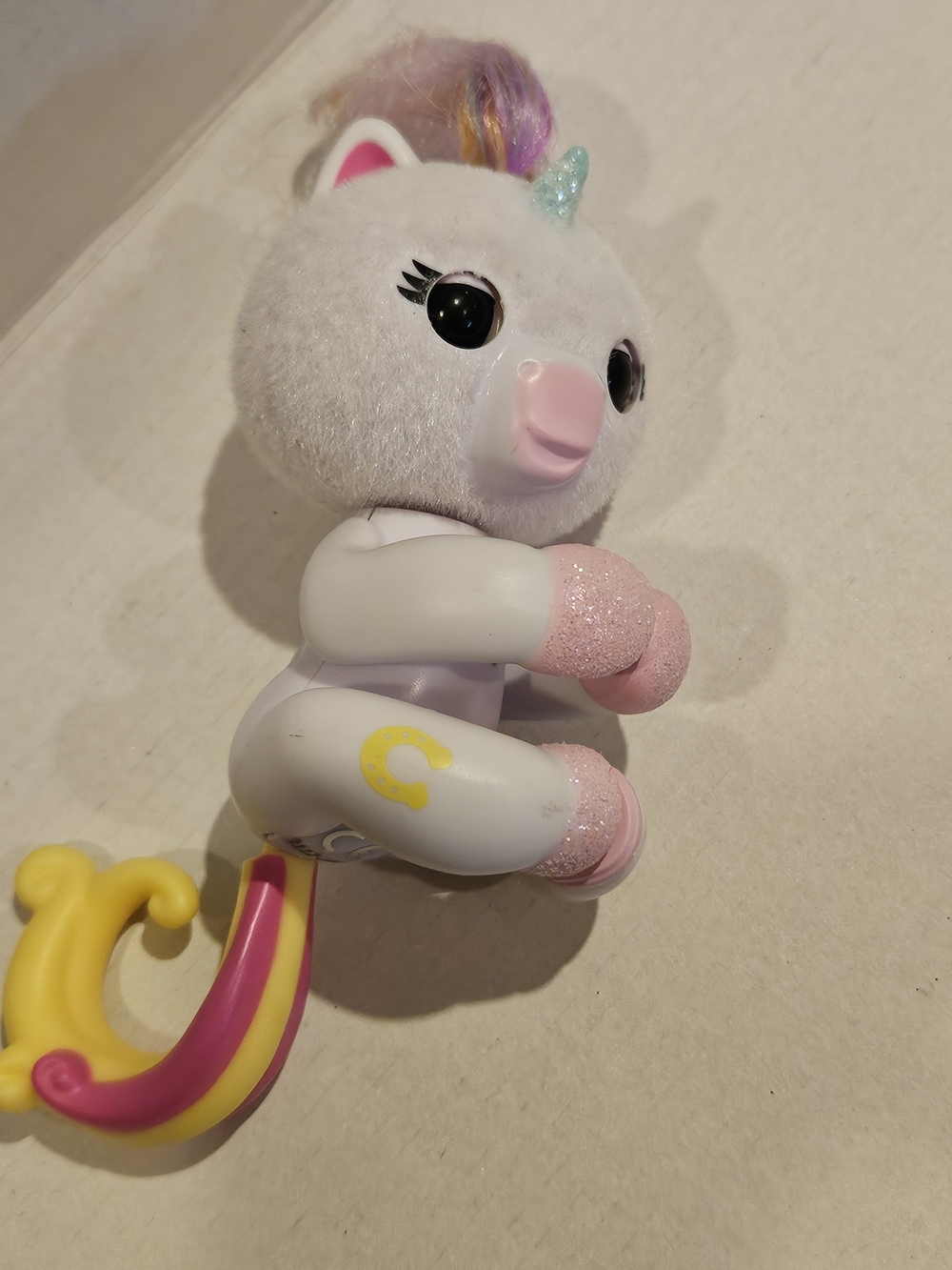 WowWee Fingerlings Lulu the Baby Unicorn Interactive Electronic Toy - White/Pink